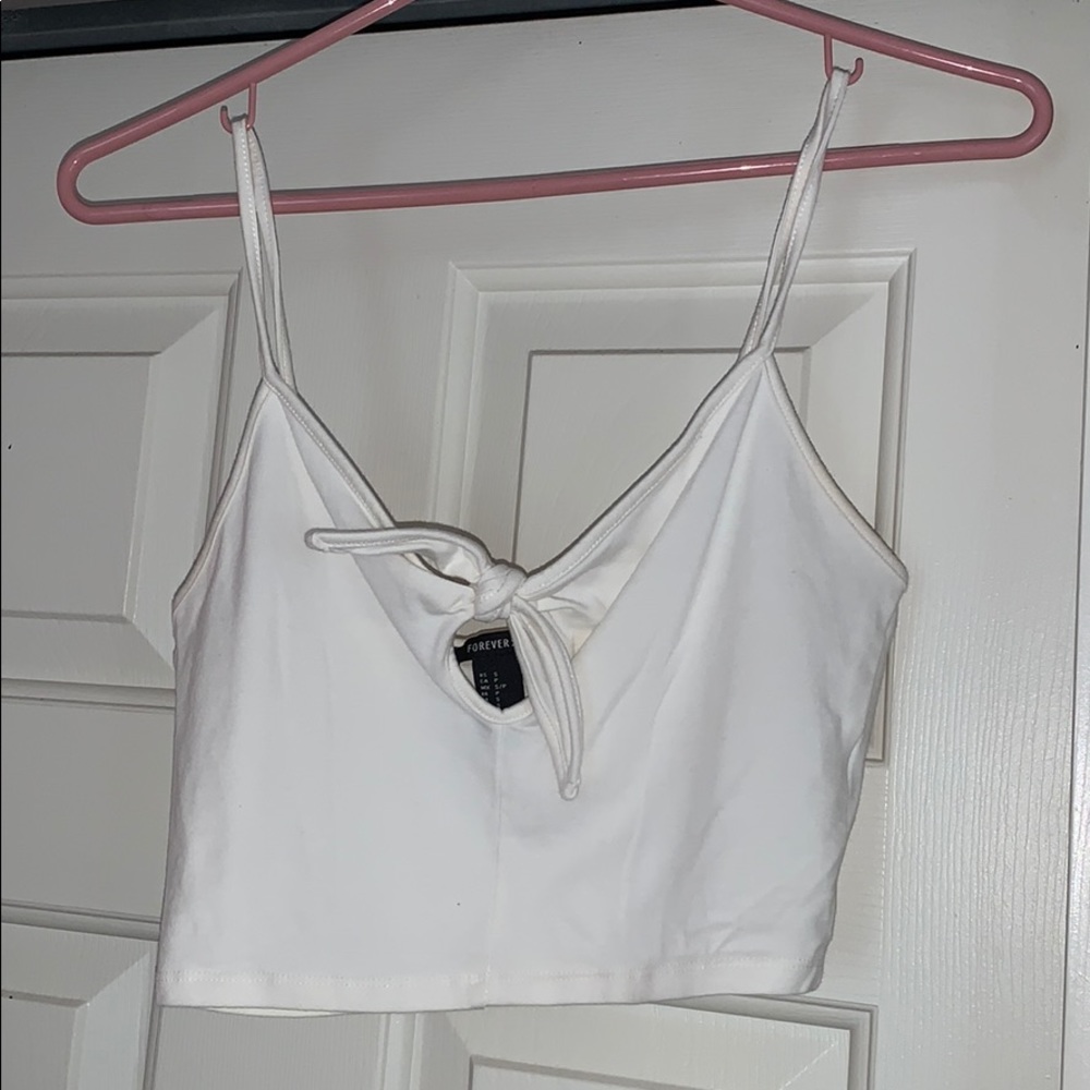 Cropped Keyhole Tank